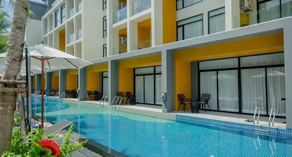 Sea Heaven Naithon/Beachfront — 2
